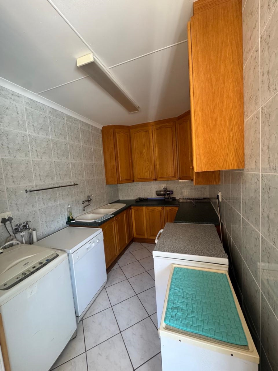 6 Bedroom Property for Sale in Aston Bay Eastern Cape